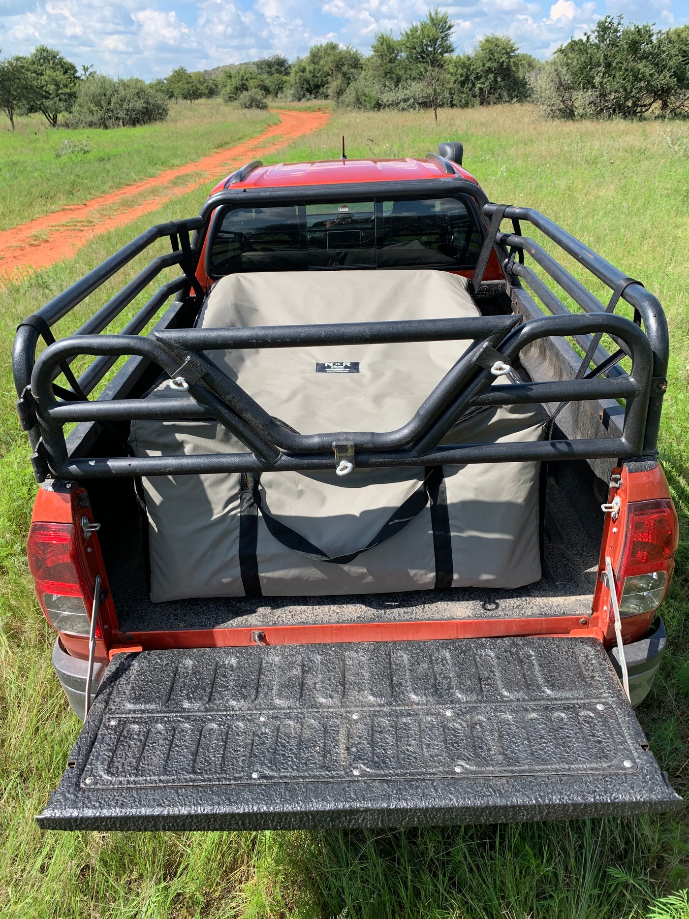 Deluxe Isolated Bakkie Meat Cooler